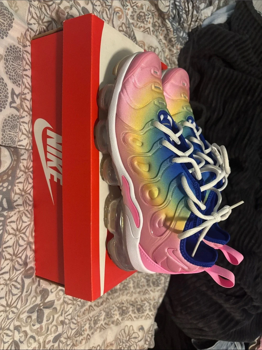 Nike Wonens Gradient Rainbow Sneakers - Pink, Yellow, Blue
